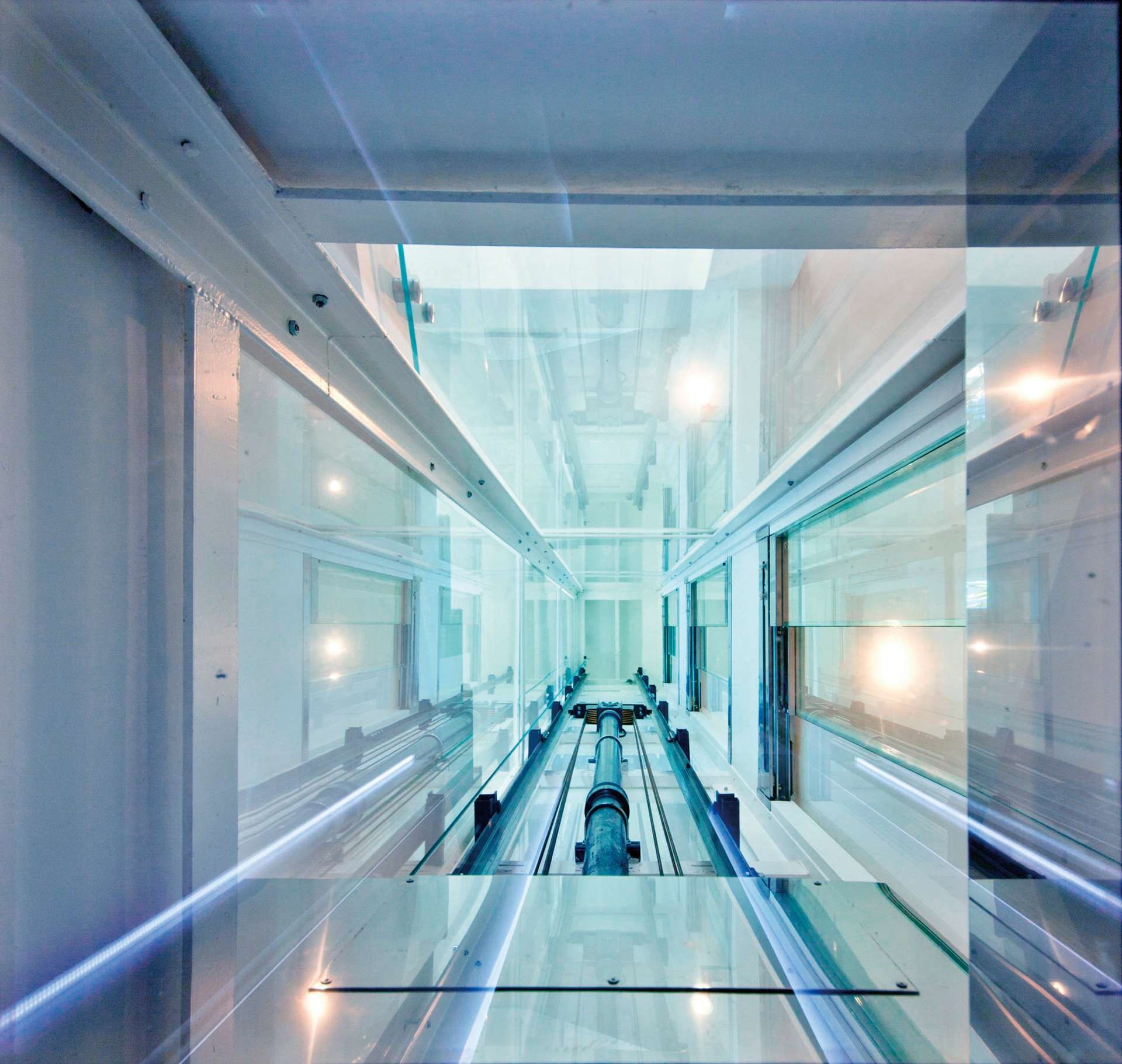 Les innovations dans la technologie des ascenseurs de fret révolutionnent l'efficacité logistique