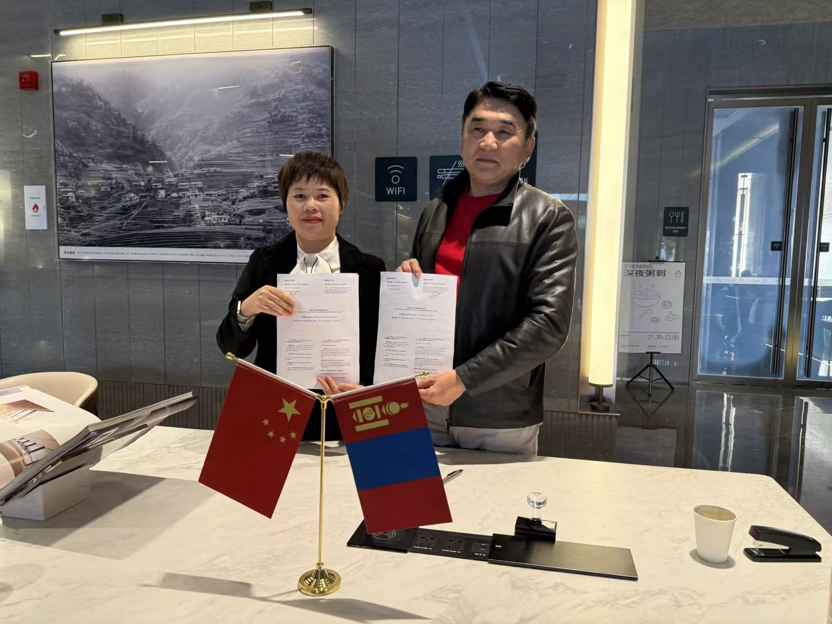 Ningbo Blue Fuji Elevator Co., Ltd. signe un accord de distribution exclusif avec un client mongol pour le marché mongol
